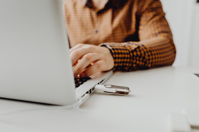 Les différents matériaux pour clé USB pas cher à Grenoble